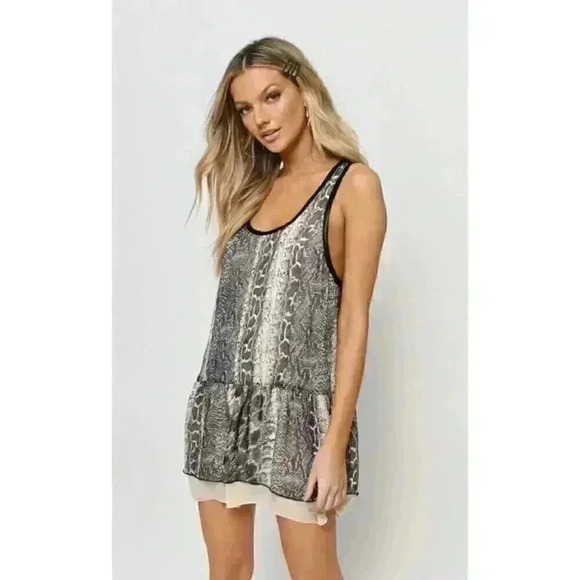 Tobi TURN IT LOOSE DRESS IN CREAM & BLACK snakeskin print sz small - Picture 1 of 12